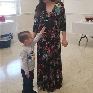 Pink blush maternity dress. In perfect condition.